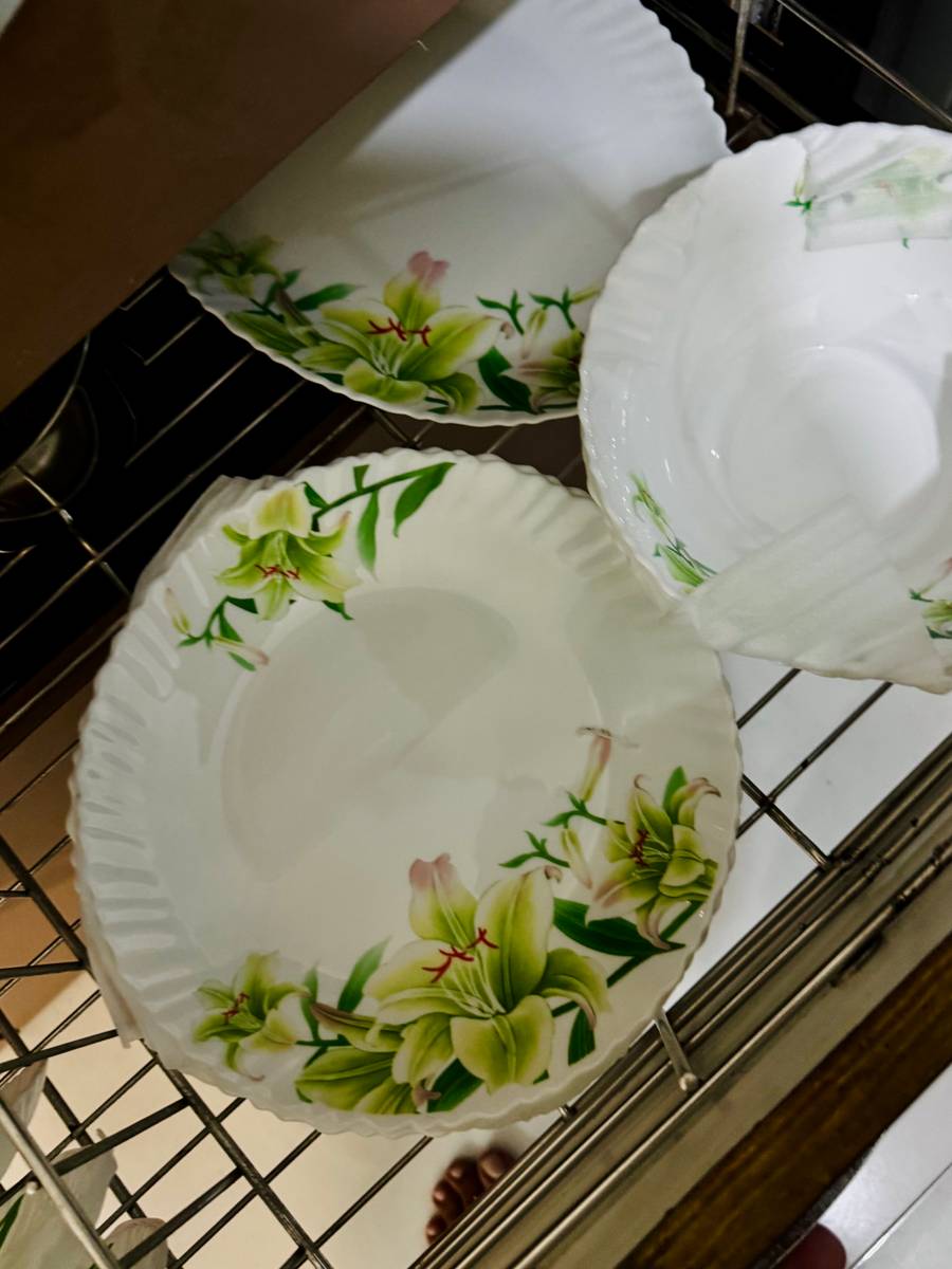 Dinner set Almost new